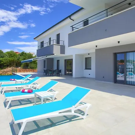 Unique With Private Pool Apartment Krk Town