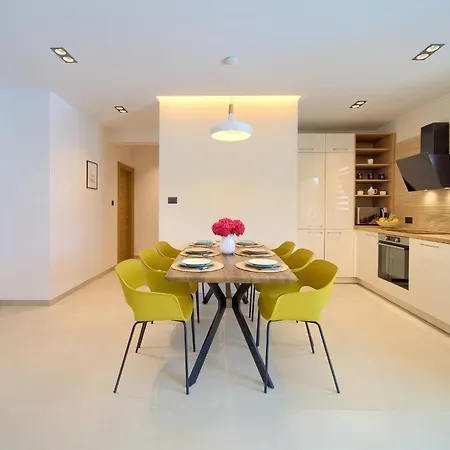 Unique With Private Pool Apartament *