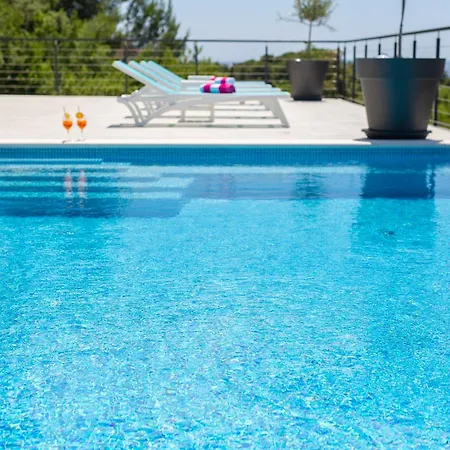 Unique With Private Pool Krk Town