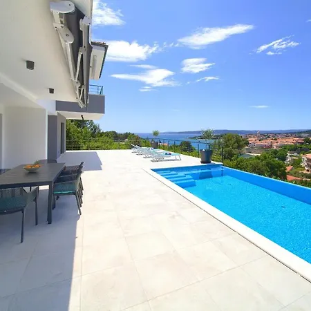 Unique With Private Pool Apartament Krk Town
