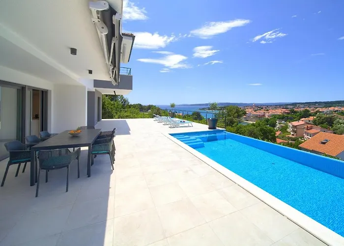 Unique With Private Pool Apartman Krk Town