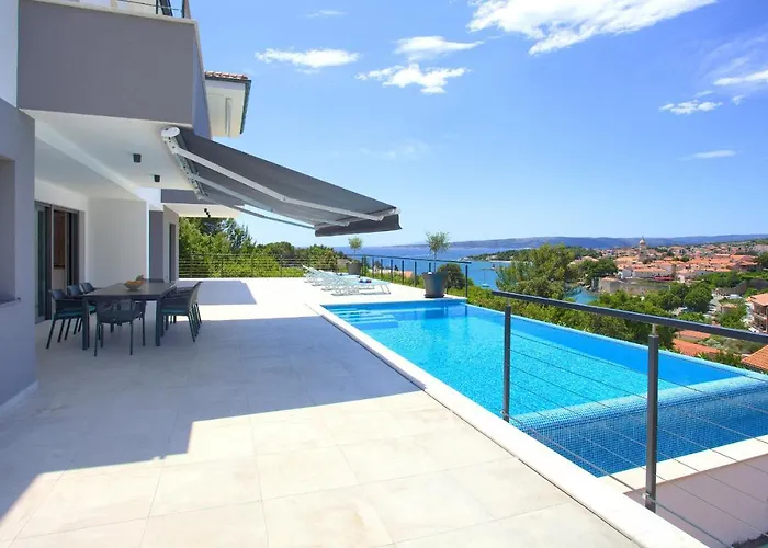 Apartman Unique With Private Pool Krk Town