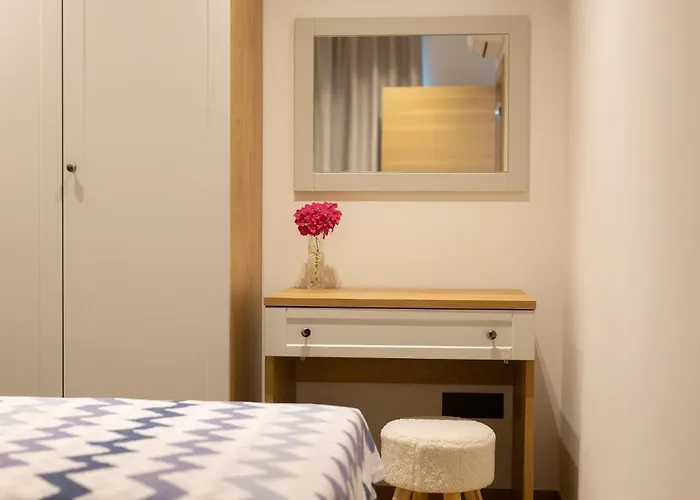 Unique With Private Pool Apartman