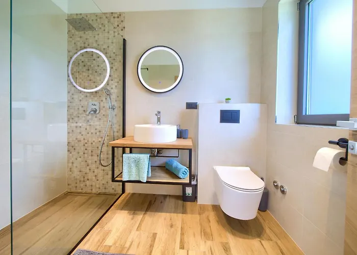 Unique With Private Pool Apartman